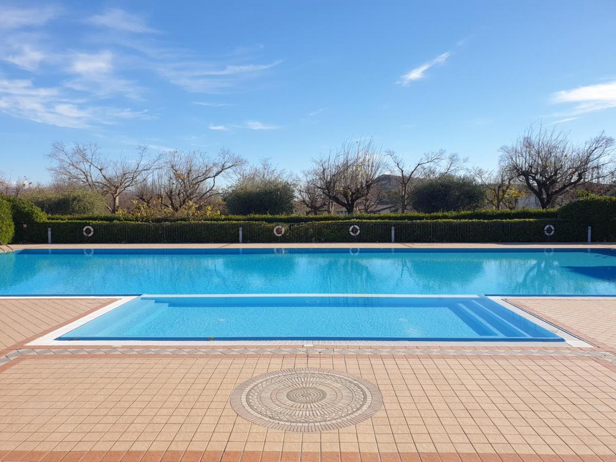 La Fenice Holiday Apartment Манерба-дель-Гарда Экстерьер фото