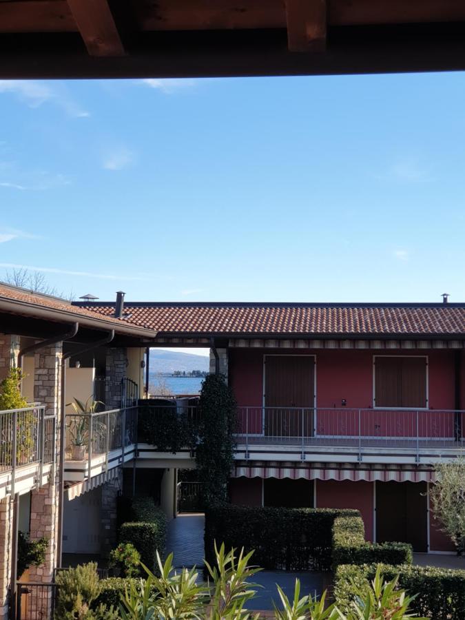 La Fenice Holiday Apartment Манерба-дель-Гарда Экстерьер фото