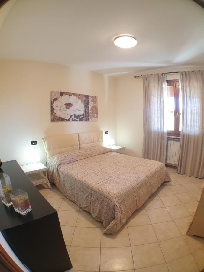 La Fenice Holiday Apartment Манерба-дель-Гарда Экстерьер фото