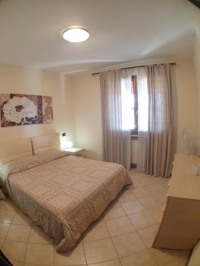 La Fenice Holiday Apartment Манерба-дель-Гарда Экстерьер фото
