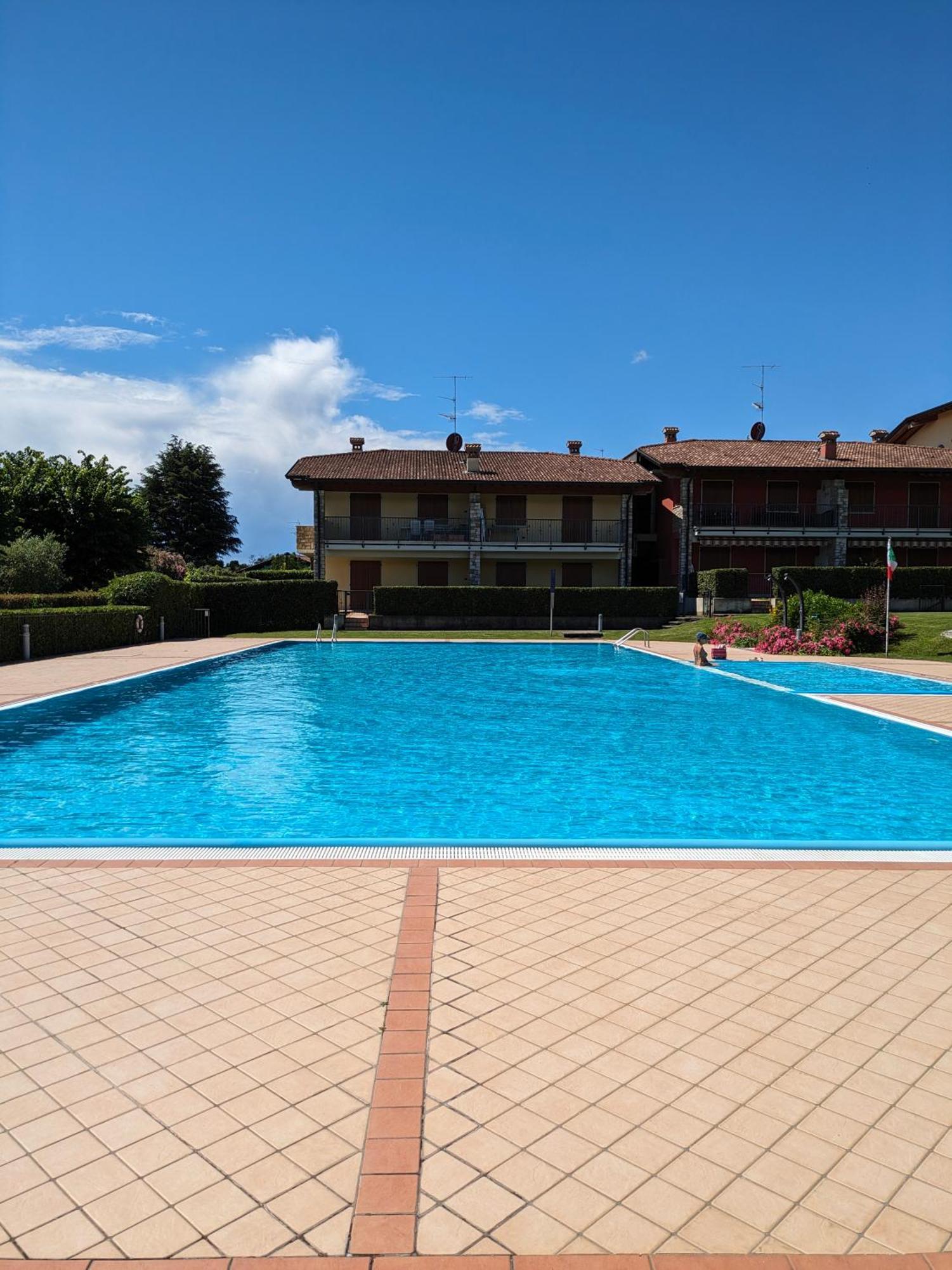 La Fenice Holiday Apartment Манерба-дель-Гарда Номер фото